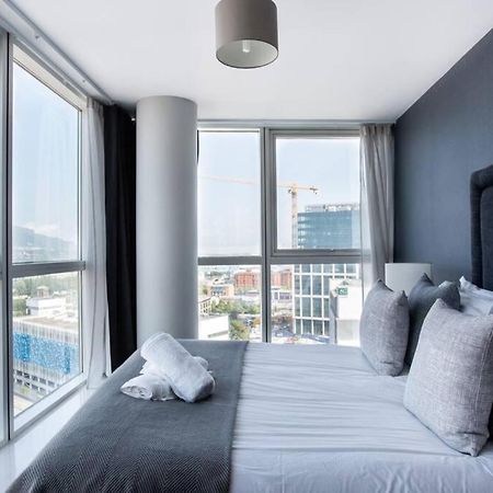 Titanic & City Views, Ultra Luxury City Parking Belfast Exterior photo