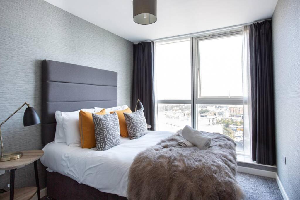 Titanic & City Views, Ultra Luxury City Parking Belfast Exterior photo